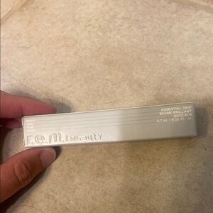 r.e.m beauty glossy balm